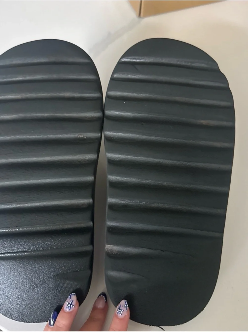 Yeezy Slide Men’s Dark Charcoal Rubber Slip-On Sandals